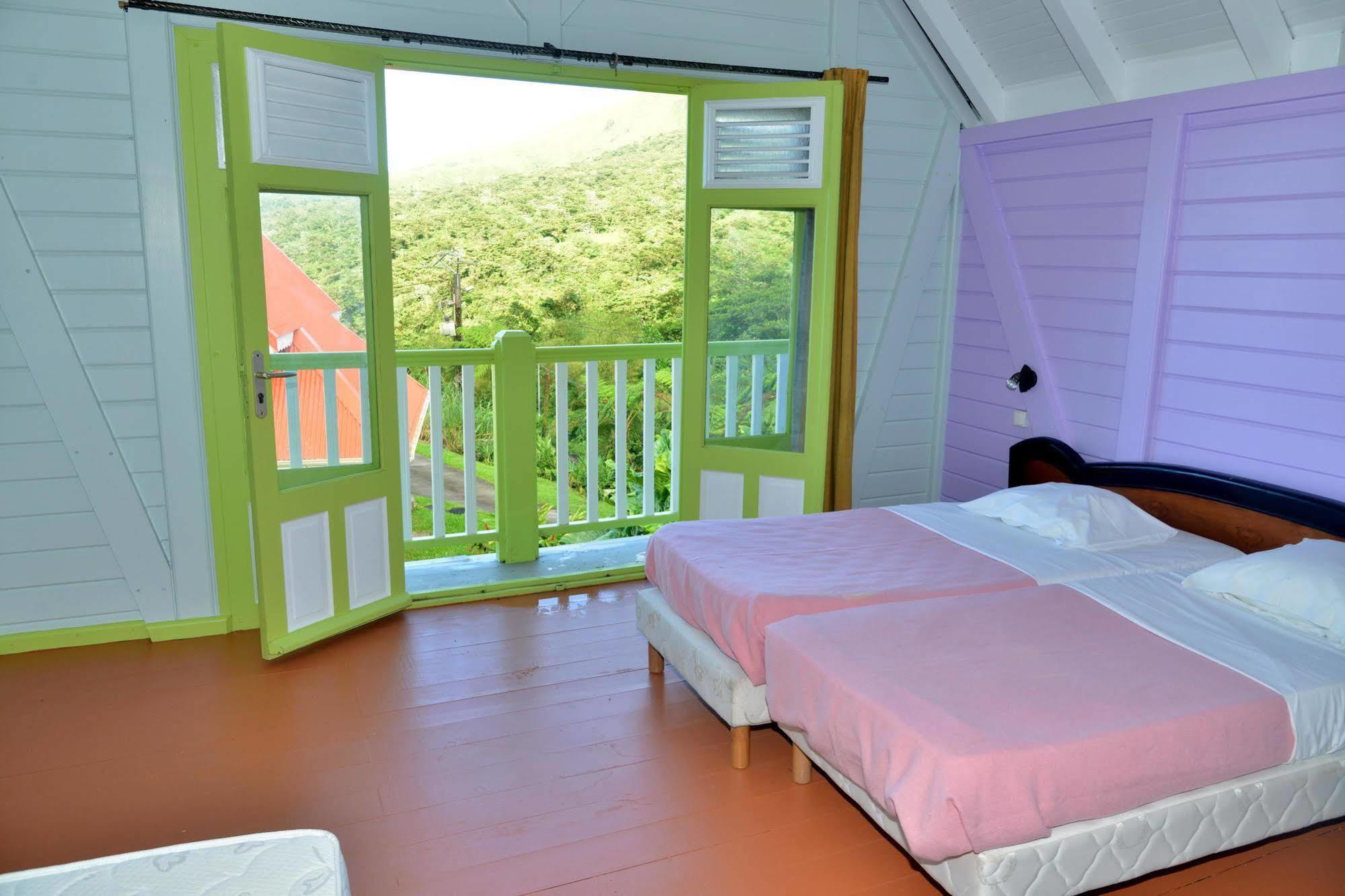 Auberge De La Montagne Pelee Hotel Saint-Pierre Bagian luar foto