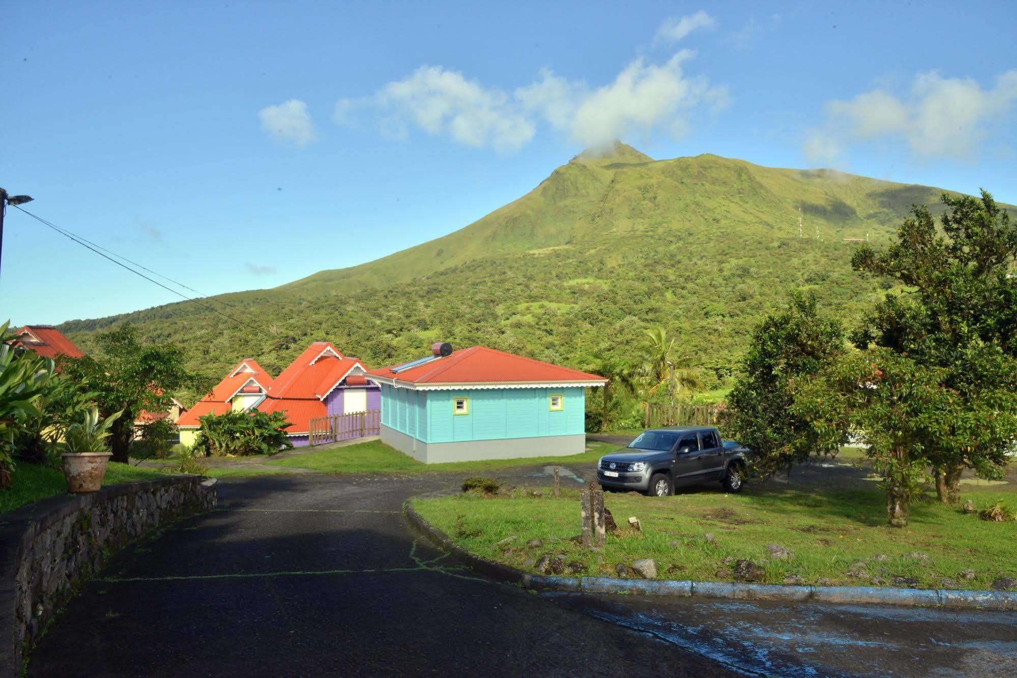 Auberge De La Montagne Pelee Hotel Saint-Pierre Bagian luar foto